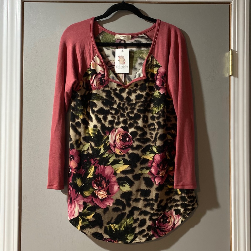 ✨C.C. Bella Boutique✨ Cheetah + Flowerprint blouse